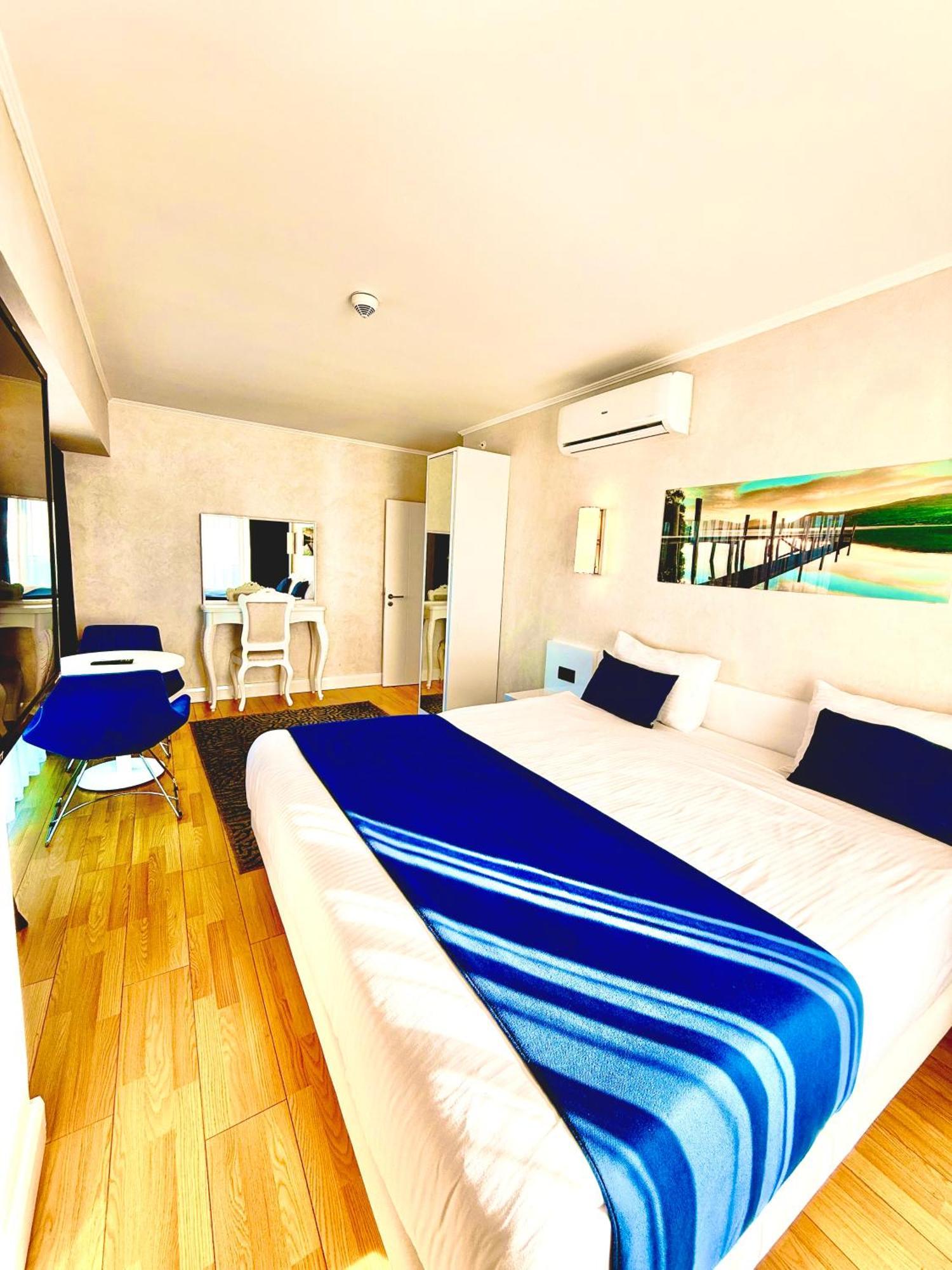 Luxury Batumi Hotel Exterior photo